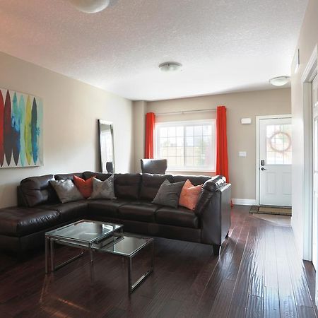 Boardwalk Homes - Executive Guest Rooms & Townhomes Kitchener Rum bild