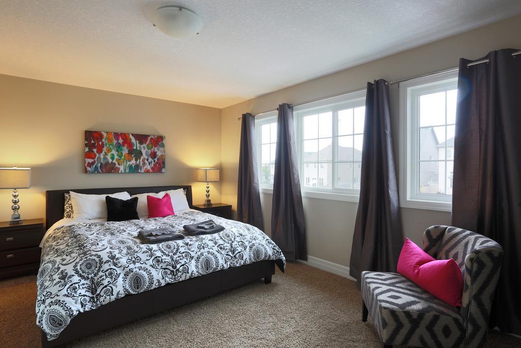 Boardwalk Homes - Executive Guest Rooms & Townhomes Kitchener Rum bild