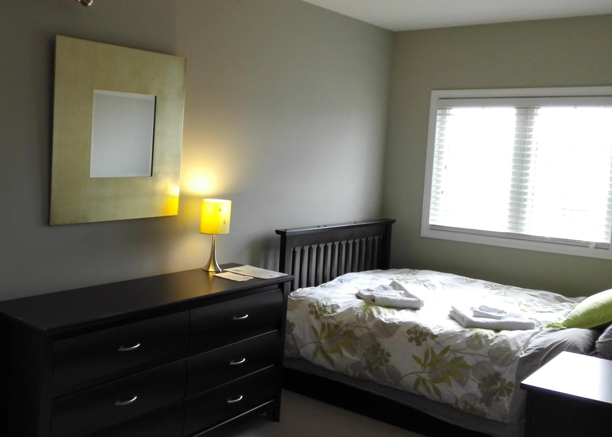 Boardwalk Homes - Executive Guest Rooms & Townhomes Kitchener Exteriör bild