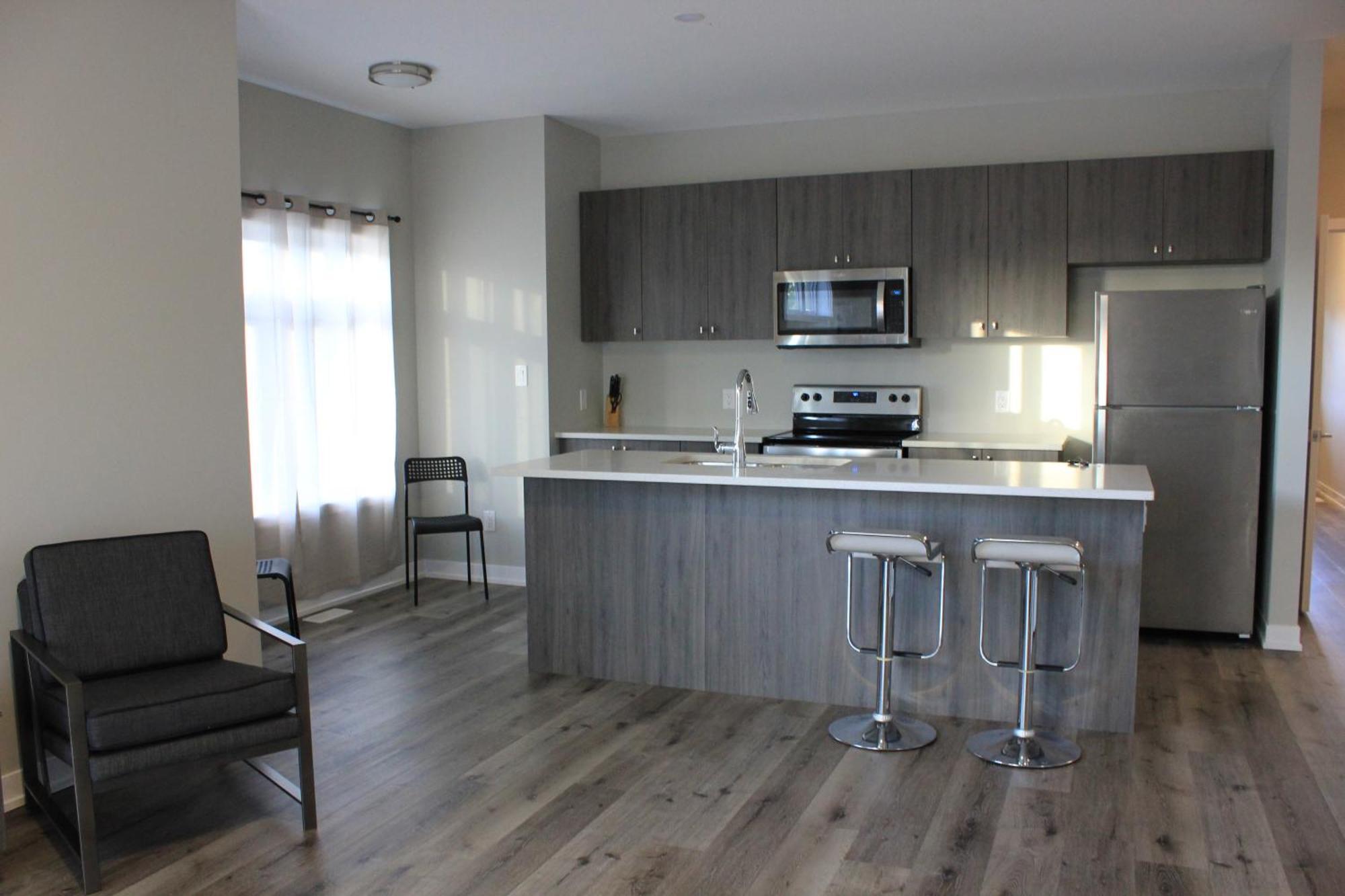 Boardwalk Homes - Executive Guest Rooms & Townhomes Kitchener Exteriör bild