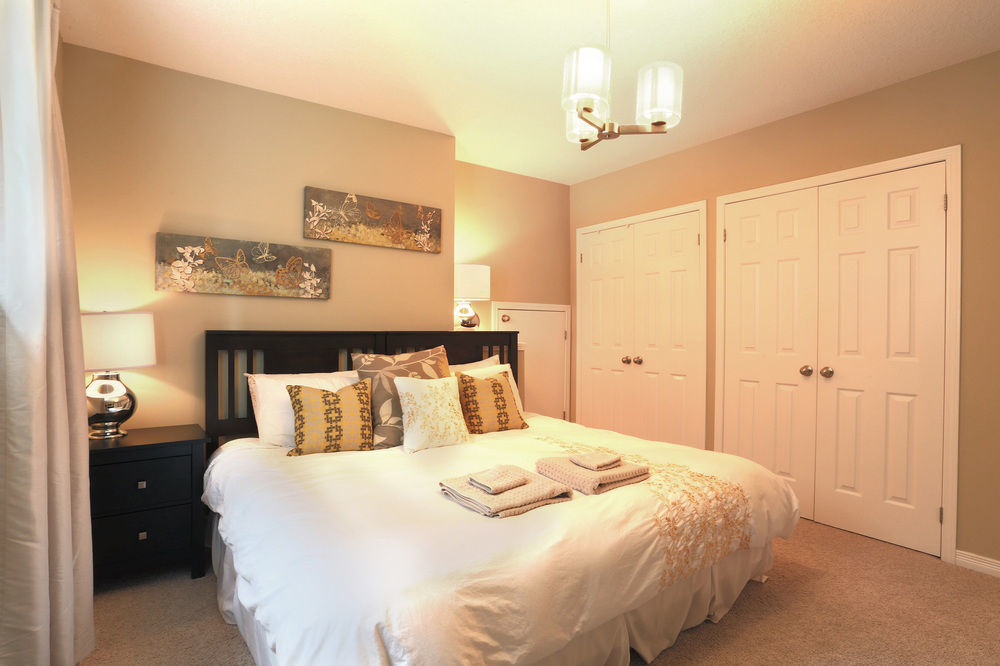 Boardwalk Homes - Executive Guest Rooms & Townhomes Kitchener Exteriör bild